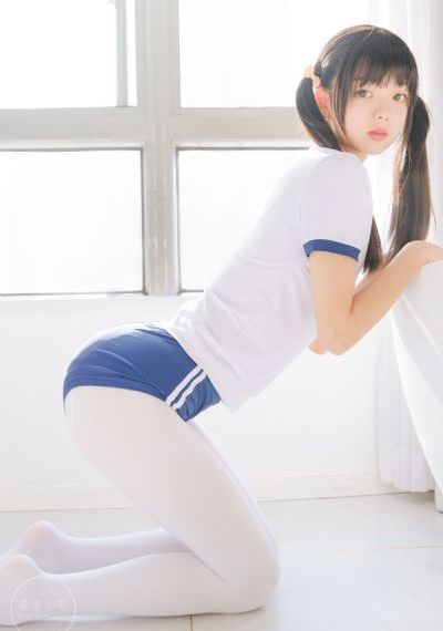 《商务旅游和女老板戴的帽子》